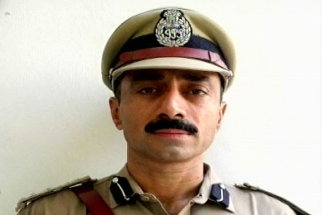 तस्वीरों में 01 अक्‍टूबर 2012 की बड़ी खबरें | पढ़ें