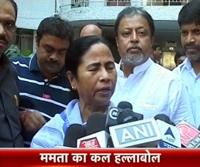 तस्वीरों में 30 सितंबर 2012 की बड़ी खबरें | पढ़ें