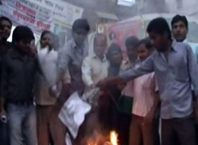 14 अक्टूबर 2012: तस्वीरों में दिनभर की बड़ी खबरें | पढ़ें