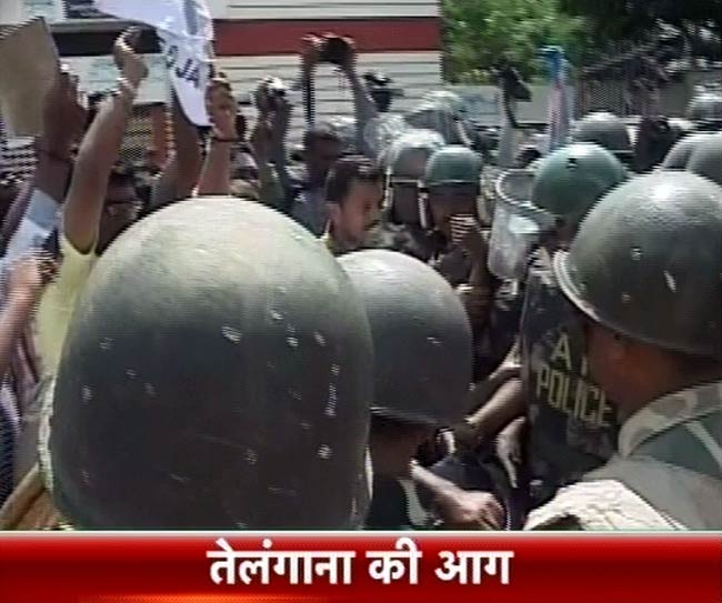 तस्वीरों में 30 सितंबर 2012 की बड़ी खबरें | पढ़ें