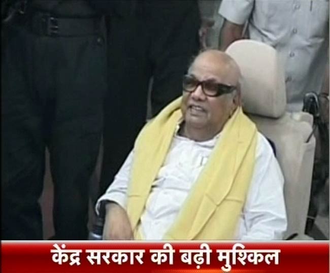 तस्वीरों में 01 अक्‍टूबर 2012 की बड़ी खबरें | पढ़ें