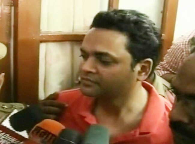 तस्वीरों में 01 अक्‍टूबर 2012 की बड़ी खबरें | पढ़ें