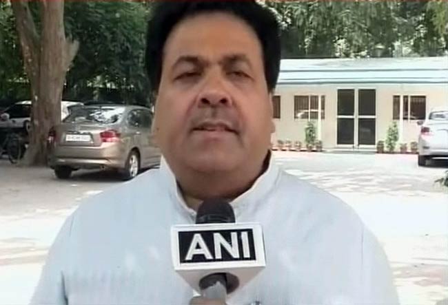 10 अक्टूबर 2012: तस्वीरों में दिनभर की बड़ी खबरें | पढ़ें