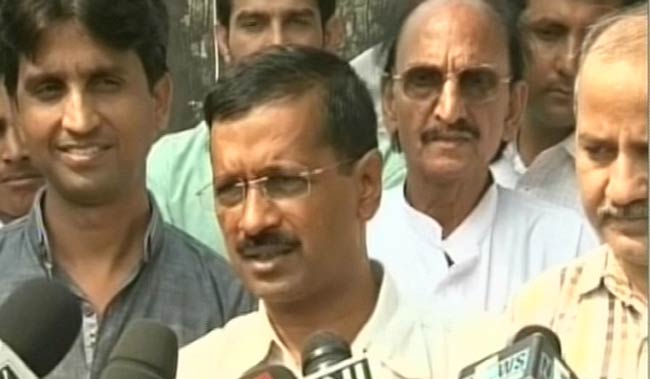 तस्वीरों में 19 अक्टूबर 2012 की बड़ी खबरें | पढ़ें