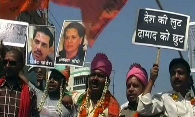 07 अक्टूबर 2012: तस्वीरों में दिनभर की बड़ी खबरें | पढ़ें