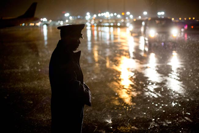 तूफान ने रोका ओबामा, रोमनी का चुनावी अभियान