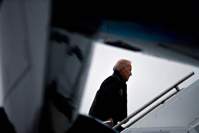 तूफान ने रोका ओबामा, रोमनी का चुनावी अभियान