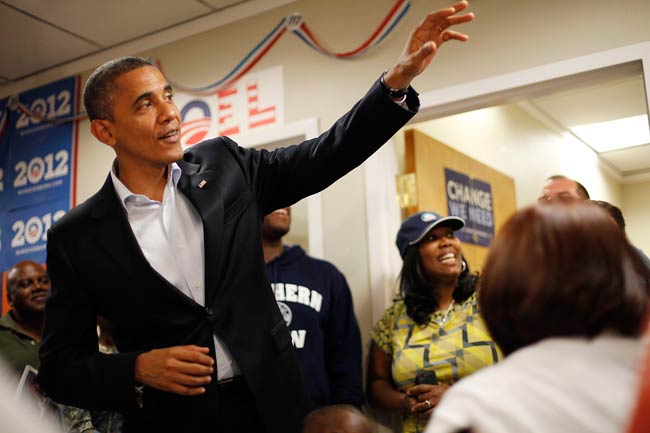 तूफान ने रोका ओबामा, रोमनी का चुनावी अभियान