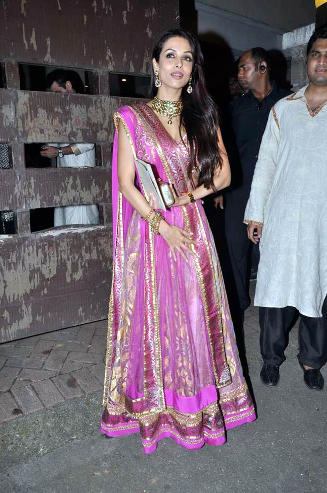 सैफ-करीना की पार्टी में सितारे... | शादी का एलबम