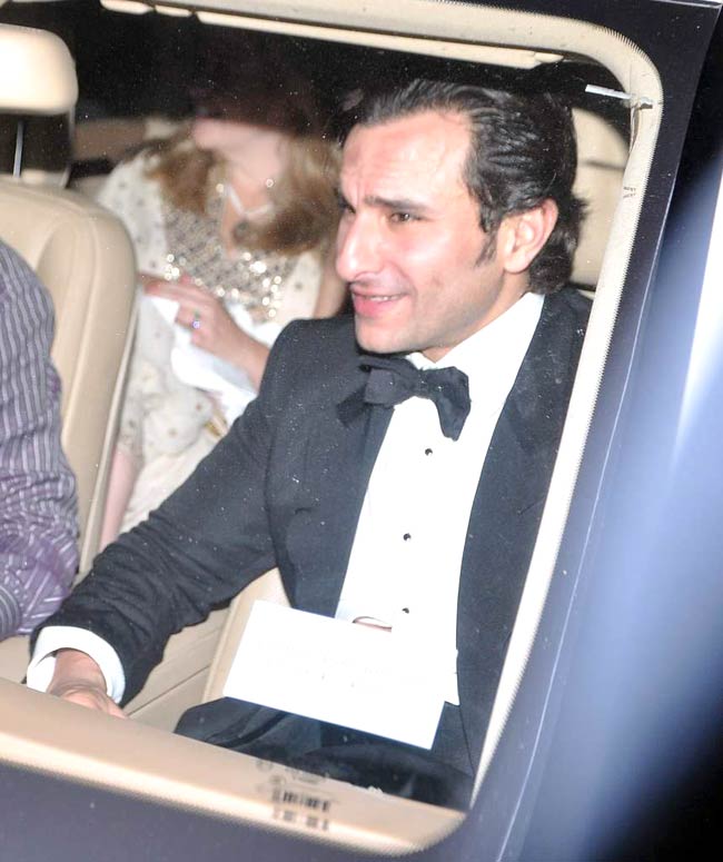 सैफ-करीना की पार्टी में सितारे... | शादी का एलबम