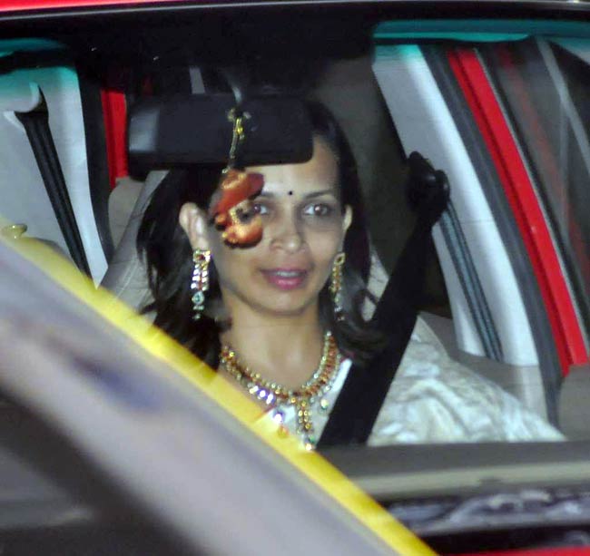 सैफ-करीना की पार्टी में सितारे... | शादी का एलबम