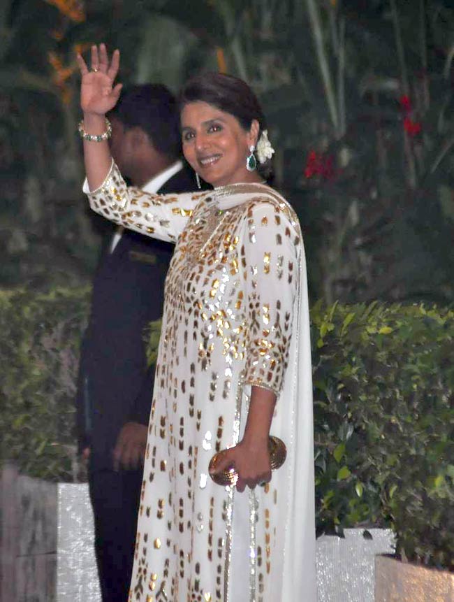 सैफ-करीना की पार्टी में सितारे... | शादी का एलबम