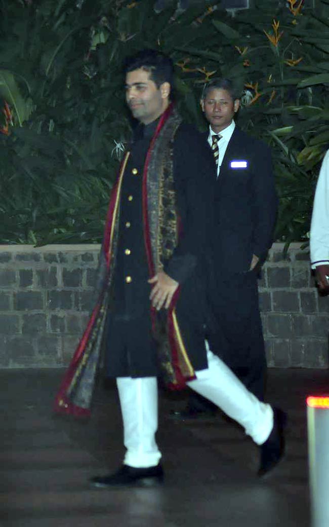 सैफ-करीना की पार्टी में सितारे... | शादी का एलबम