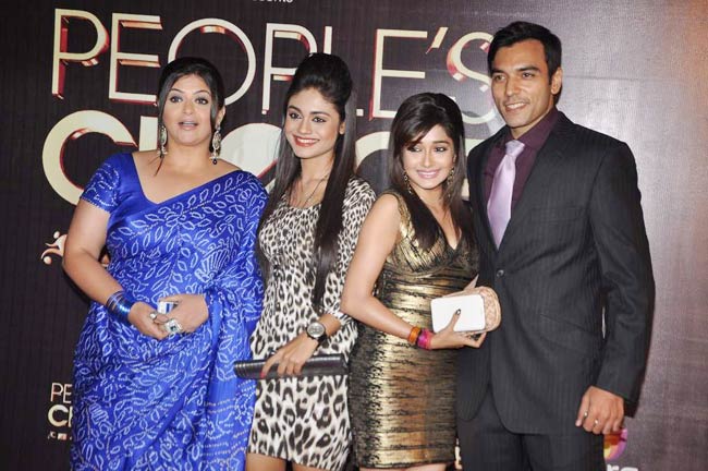 पीपुल्‍स च्‍वाइस अवार्ड में सितारों का मेला | ग्लैमर का तड़का