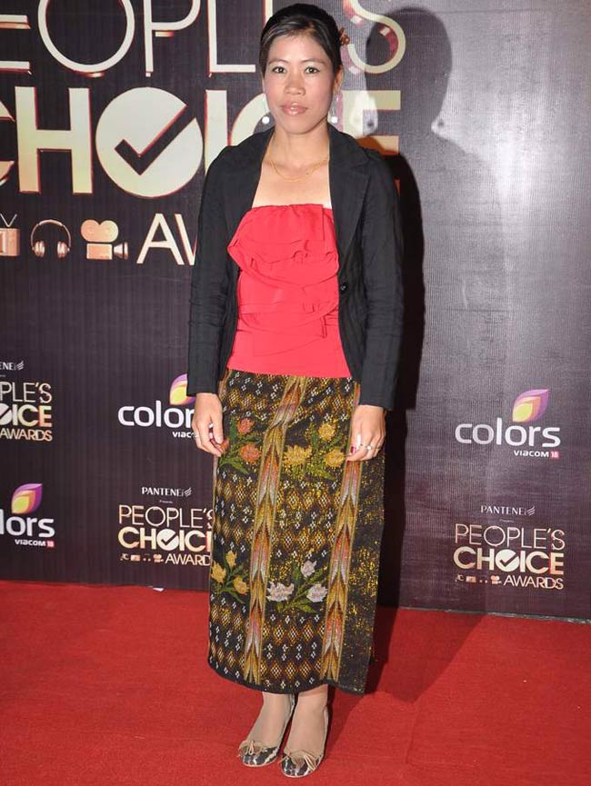 पीपुल्‍स च्‍वाइस अवार्ड में सितारों का मेला | ग्लैमर का तड़का