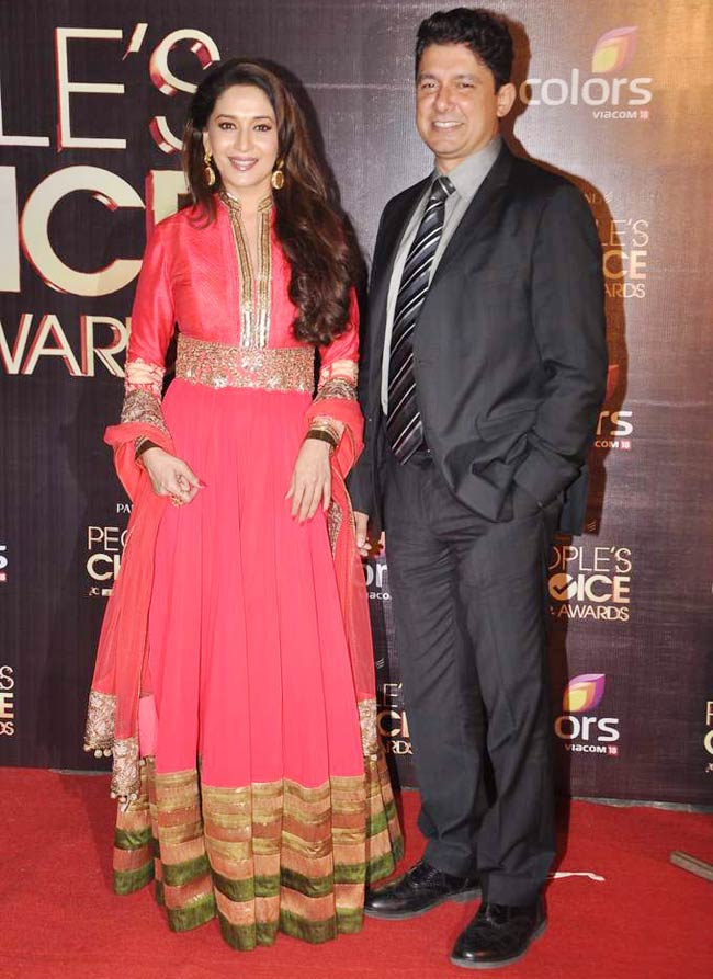 पीपुल्‍स च्‍वाइस अवार्ड में सितारों का मेला | ग्लैमर का तड़का