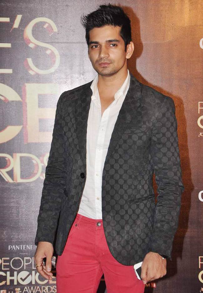 पीपुल्‍स च्‍वाइस अवार्ड में सितारों का मेला | ग्लैमर का तड़का