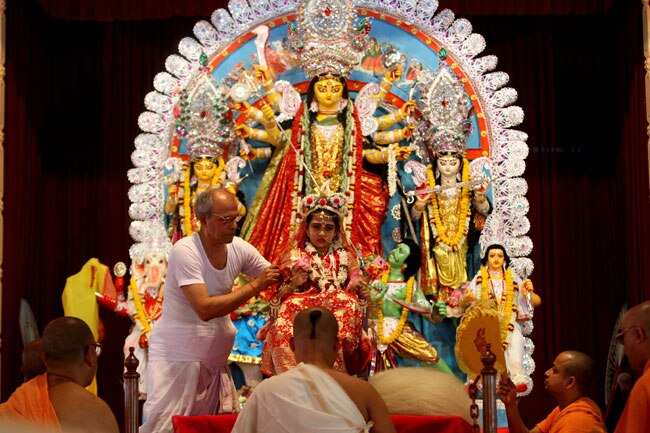 दुर्गा पूजा रंग में रंगा पूरा देश | चलो बुलावा आया है