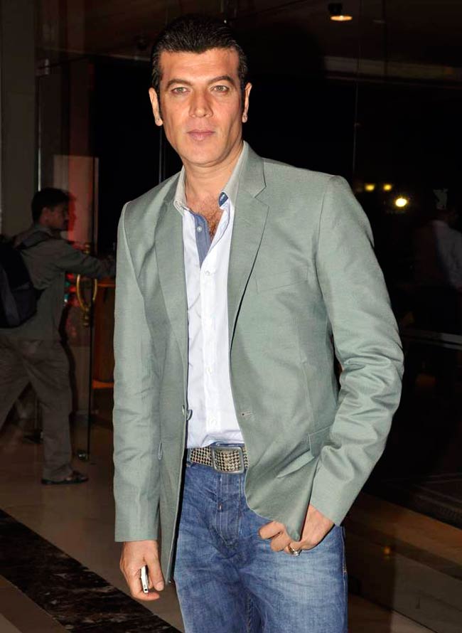 फिल्‍म 'रश' का म्‍यूजिक लॉन्‍च | स्टाइलिश हसीनाएं