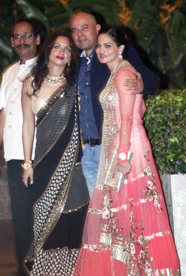 सैफ-करीना की पार्टी में सितारे... | शादी का एलबम