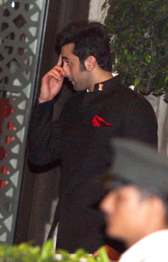 सैफ-करीना की पार्टी में सितारे... | शादी का एलबम