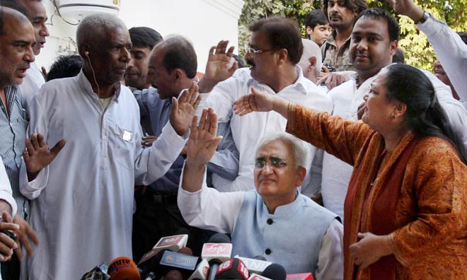 14 अक्टूबर 2012: तस्वीरों में दिनभर की बड़ी खबरें | पढ़ें