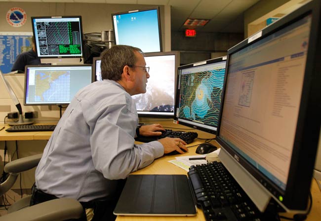 तूफान की आशंका में न्यूयॉर्क स्‍टॉक एक्सचेंज बंद