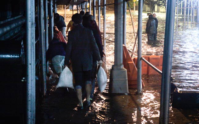 अमेरिका में सैंडी तूफान का कहर | चुनाव अभियान पर ब्रेक