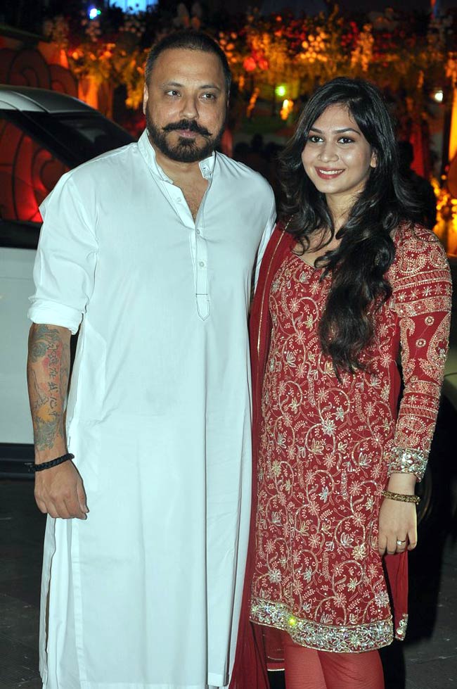 संजय के घर 'माता की चौकी' पर पहुंचे सितारे | सितारों की मस्‍ती