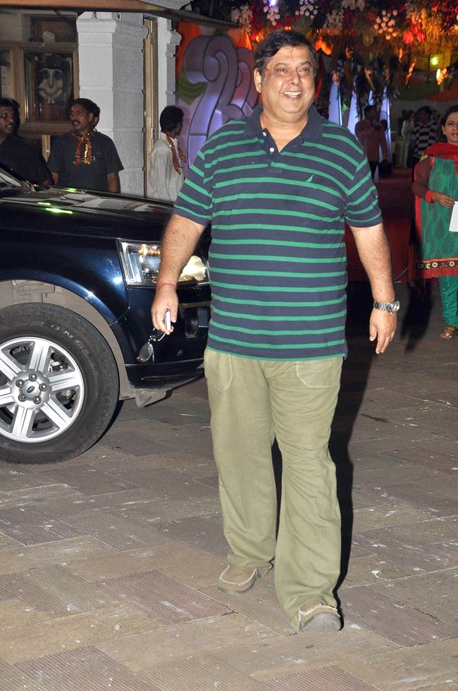 संजय के घर 'माता की चौकी' पर पहुंचे सितारे | सितारों की मस्‍ती