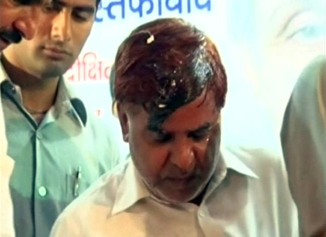 13 अक्टूबर 2012: तस्वीरों में दिनभर की बड़ी खबरें | पढ़ें