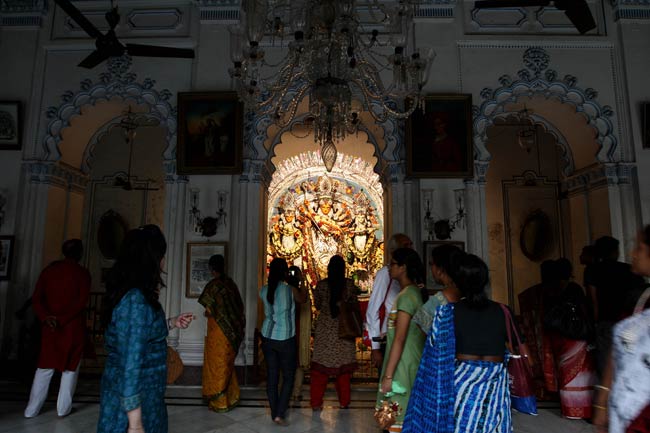 मां दुर्गा मायके से लौट गईं अपने ससुराल