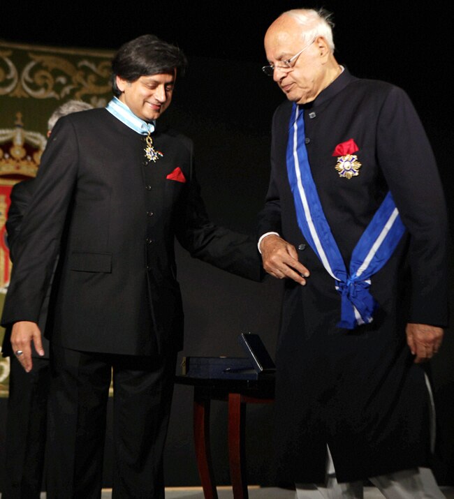 12 अक्टूबर 2012: तस्वीरों में दिनभर की बड़ी खबरें | पढ़ें