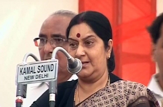 12 अक्टूबर 2012: तस्वीरों में दिनभर की बड़ी खबरें | पढ़ें