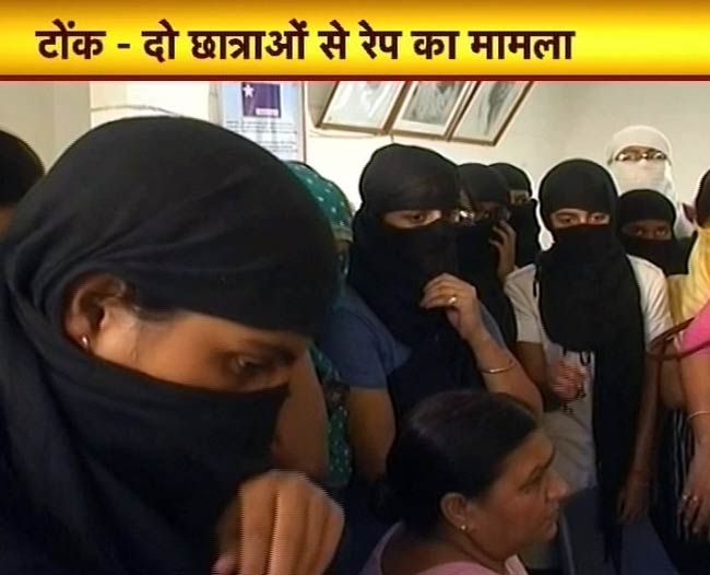 06 अक्टूबर 2012: तस्वीरों में दिनभर की बड़ी खबरें | पढ़ें