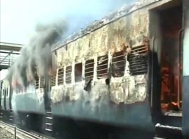 16 सितंबर 2012: तस्वीरों में दिनभर की अहम खबरें | पढ़ें