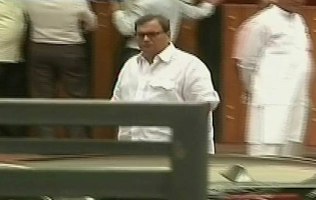 'किंग ऑफ रोमांस' यश चोपड़ा को सितारों की श्रद्धांजलि