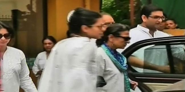 'किंग ऑफ रोमांस' यश चोपड़ा को सितारों की श्रद्धांजलि