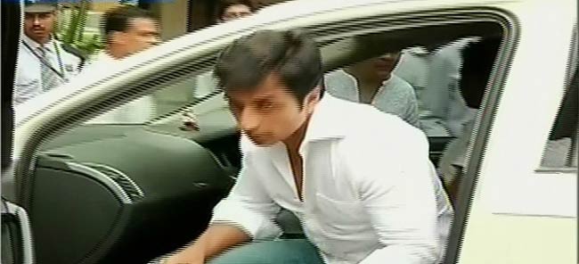 'किंग ऑफ रोमांस' यश चोपड़ा को सितारों की श्रद्धांजलि