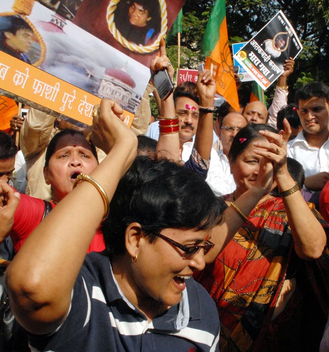 कसाब को फांसीः देशभर में मना जश्न | कसाब को फांसी