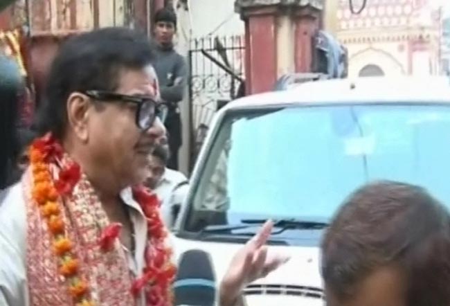 तस्‍वीरों में बीते सप्‍ताह की बहुचर्चित खबरें...