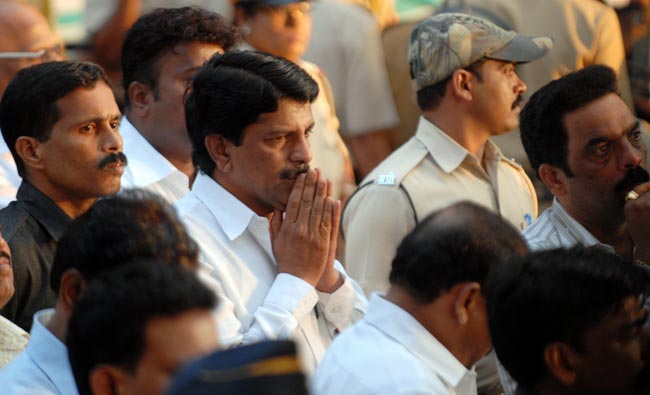 बाल ठाकरे का निधन, शोकाकुल हुआ पूरा देश