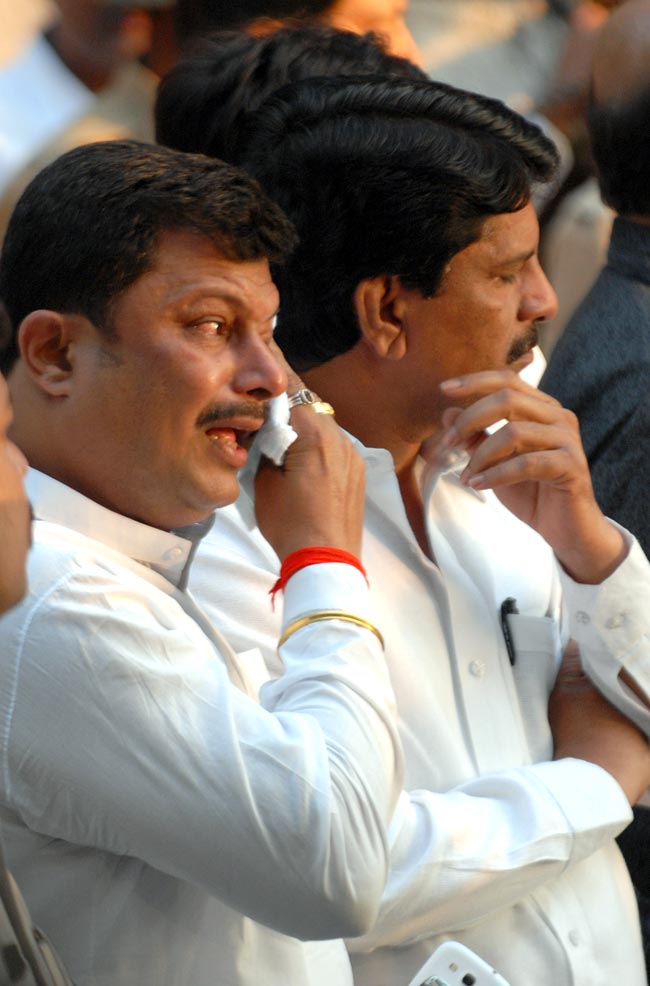 बाल ठाकरे का निधन, शोकाकुल हुआ पूरा देश