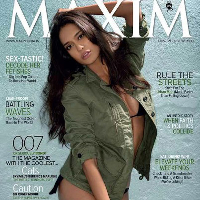 मैगजीन कवर पर किम कार्दाशियन का जलवा |  कवर पेज पर सितारे