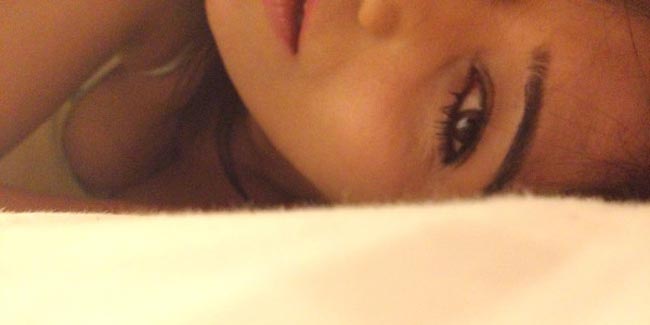 सुर्खियों में रहने को बेकरार पूनम पांडे | न्यूड पूनम