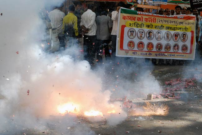 कसाब को फांसीः देशभर में मना जश्न | कसाब को फांसी
