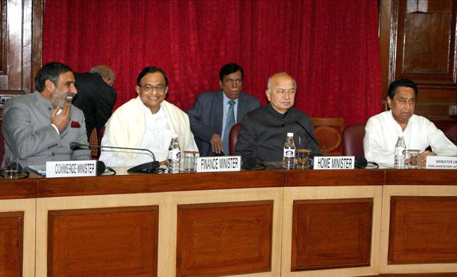 27 नवंबर 2012: तस्वीरों में दिनभर की बड़ी खबरें | पढ़ें