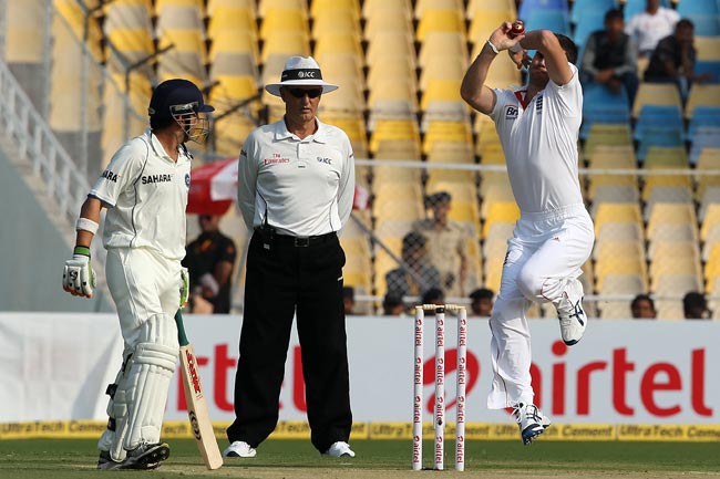 पहले टेस्‍ट में भारत ने इंग्‍लैंड को 9 विकेट से रौंदा