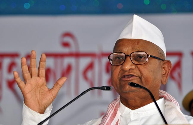 भ्रष्‍टाचार के खिलाफ अलख जगाने असम पहुंचे अन्‍ना | दिल में अन्ना