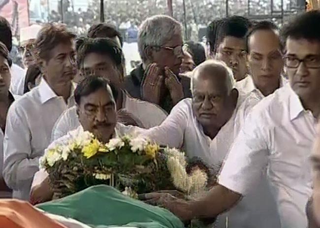 पंचतत्व में विलीन हुए बालासाहेब ठाकरे  | अंतिम यात्रा